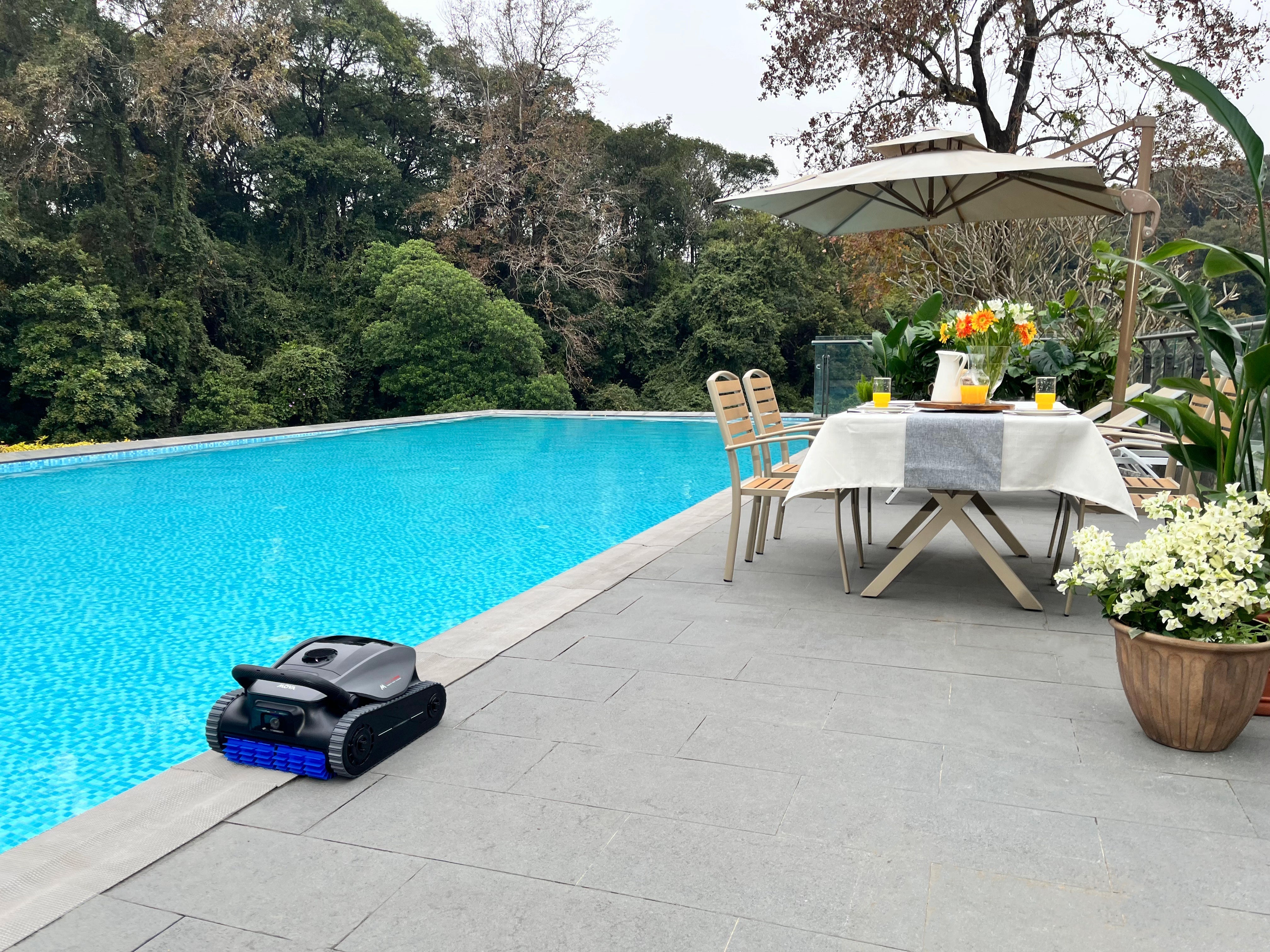 Do Floating Pool Skimmers Really Work? Pros, Cons, and Alternatives